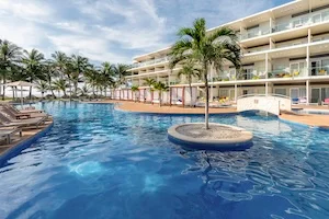 https://www.palmarbeachresortandspa.com/galleries/Pools/PBRM-Áreas-29.webp